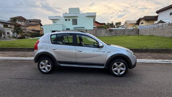 RENAULT SANDERO 1.6 STEPWAY 16V FLEX 4P MANUAL